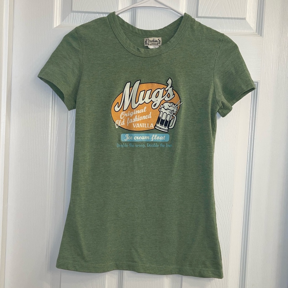 Women’s graphic tee